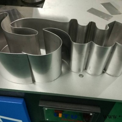 力圖B10S廣告設備 雙伺服電機，保證折彎開槽速度