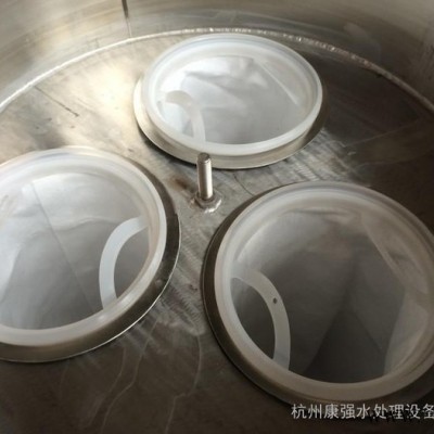 供應**不銹鋼袋式過濾器 3袋式 底進底出 快裝吊環(huán)螺絲 PP濾袋 多袋式過濾器
