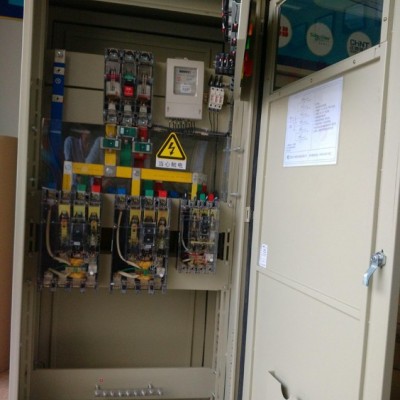 三級(jí)配電箱、東莞工地臨時(shí)用電三級(jí)配電箱、臨時(shí)配電箱
