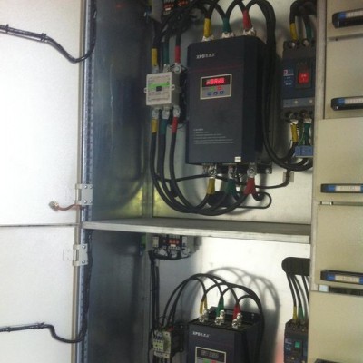 破碎機(jī)電動(dòng)機(jī)軟起動(dòng)器控制柜110kw60HZ