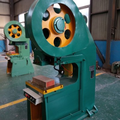 淄博金軒機(jī)床 **J21S16T深喉系列壓力機(jī)