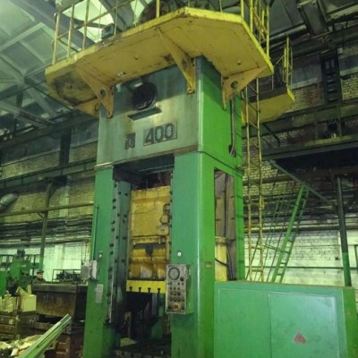 供應(yīng)400T閉式單點(diǎn)壓力機(jī)