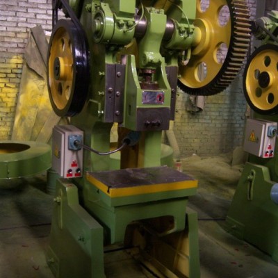 淄博金軒機(jī)床 ** 25T沖床  JB23-25T 系列壓力機(jī) 量大從優(yōu)