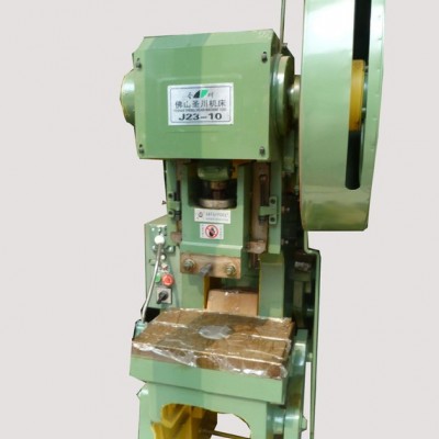 圣川沖床 專業(yè)生產(chǎn)**沖床壓力機(jī)J23-10T手動(dòng)壓力機(jī) 品牌