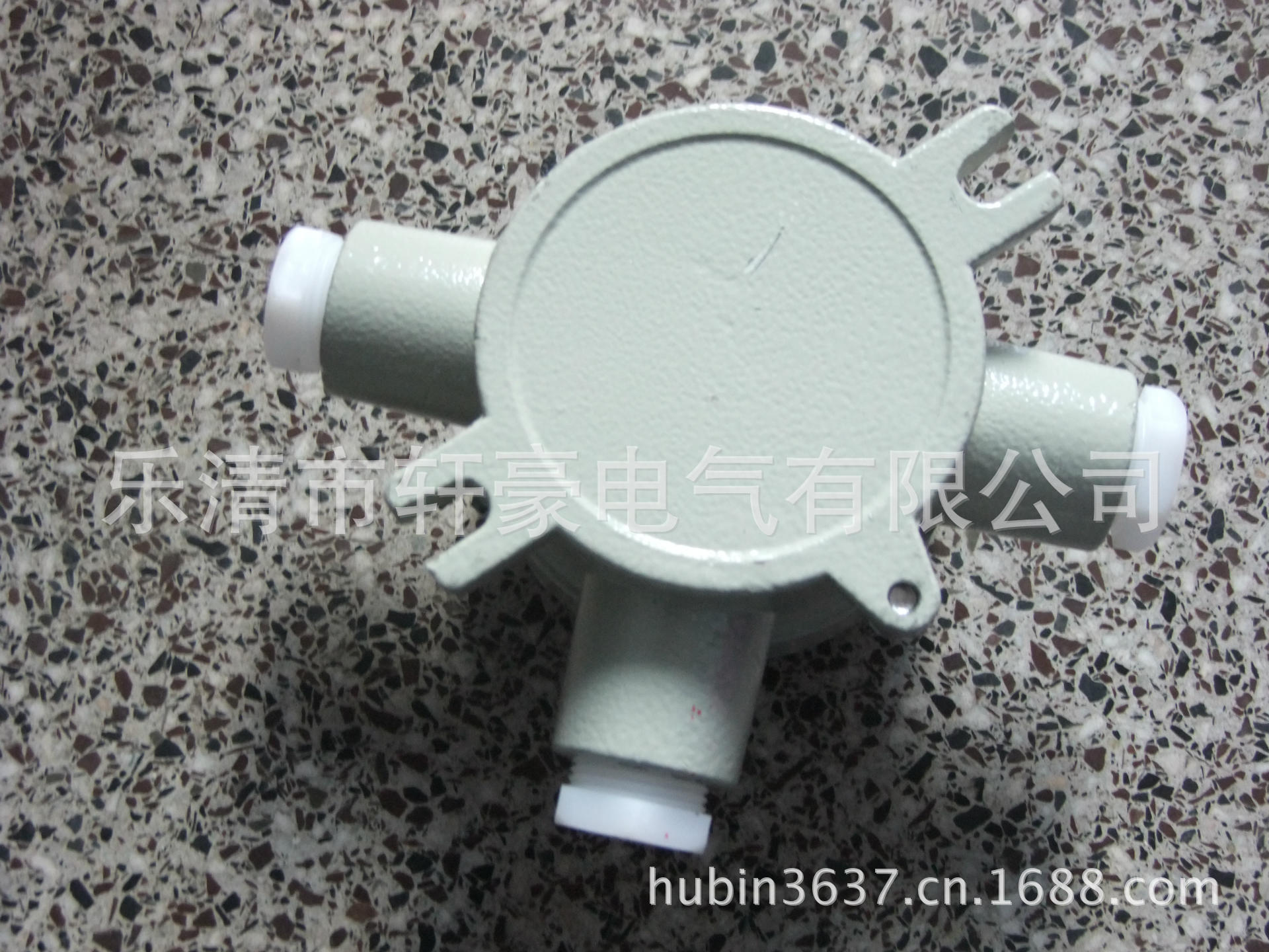 CT6接線盒三通