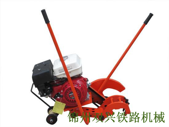 NQG—4.8型內(nèi)燃切軌機
