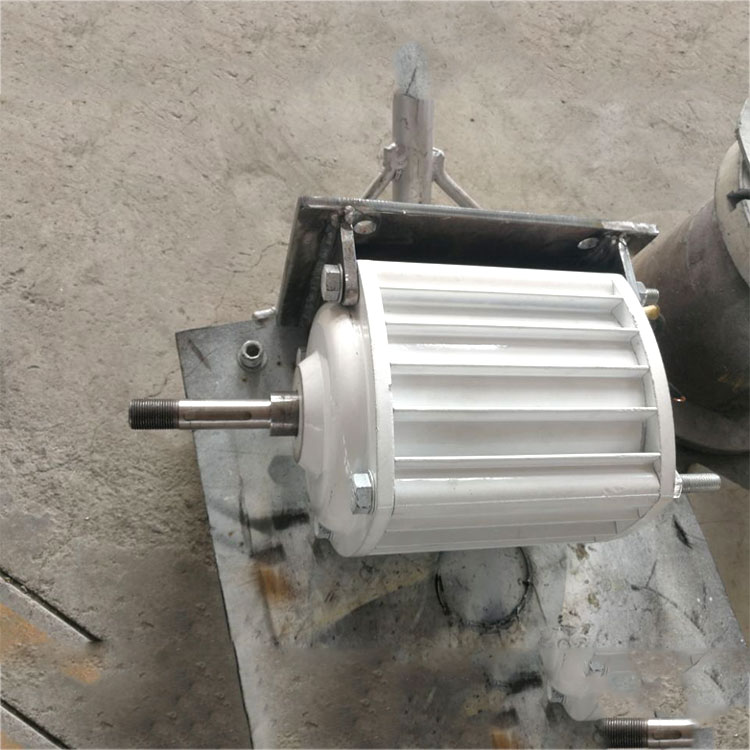 城小型發(fā)電機(jī)2500瓦交流發(fā)電風(fēng)力發(fā)電機(jī)