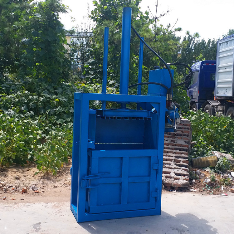 廢塑料瓶小型壓扁機 廢料壓塊半自動捆扎機 益榮油漆桶液壓壓扁機