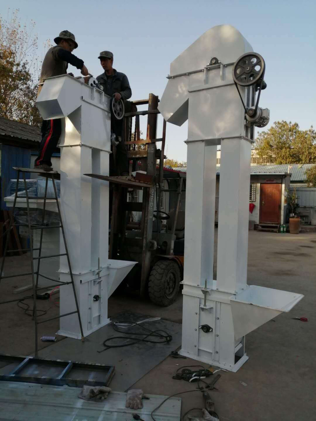 廠家批發(fā)垂直斗式提升機 螺絲提升機 提升機廠家