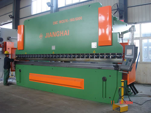 江海數(shù)控折彎機(jī)
