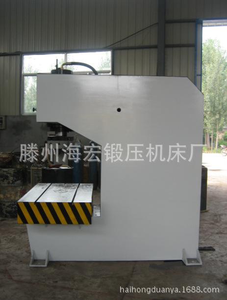 60噸單臂液壓機02