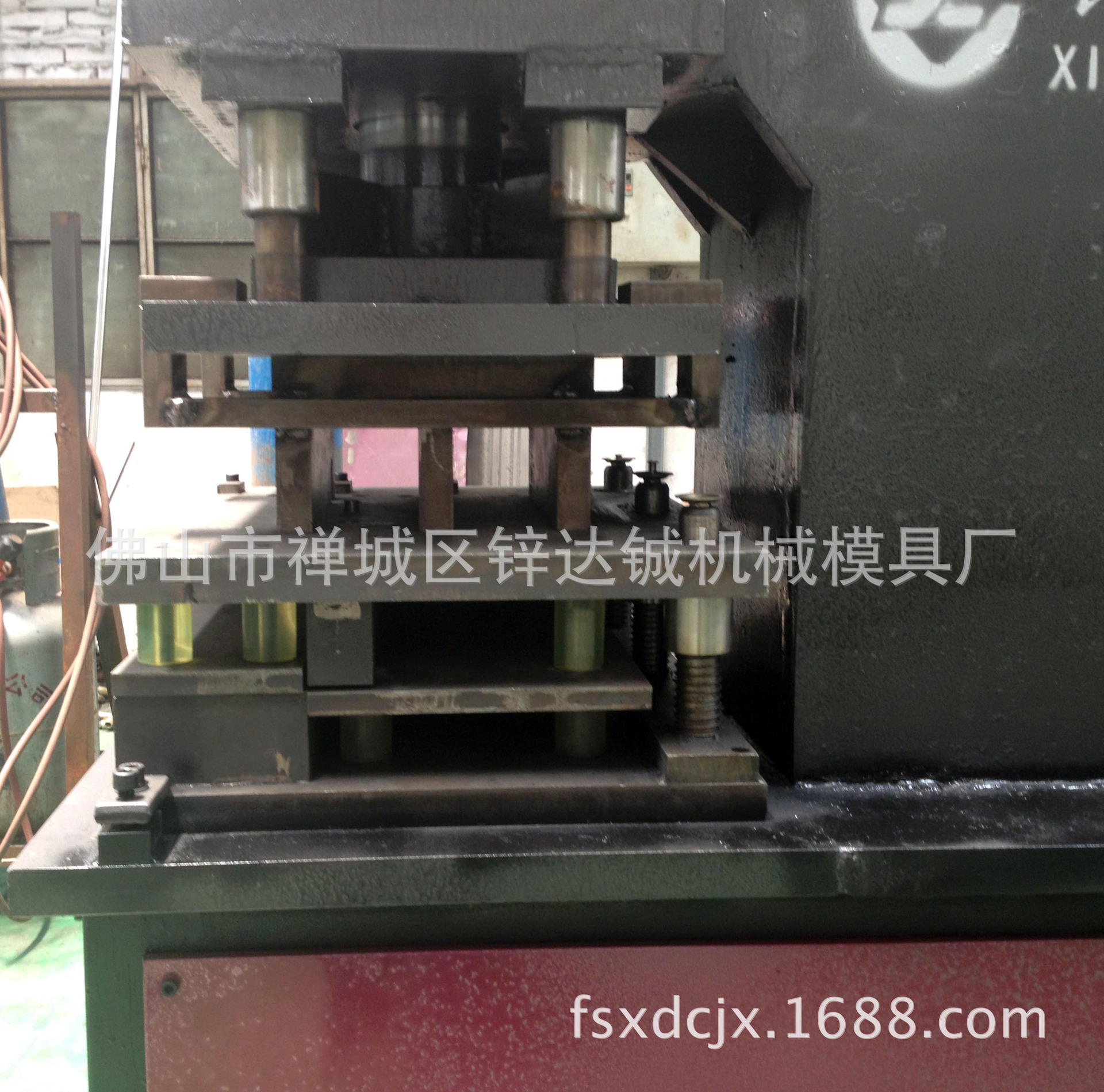 三缸四柱平板沖床XC-3GYMCC-B
