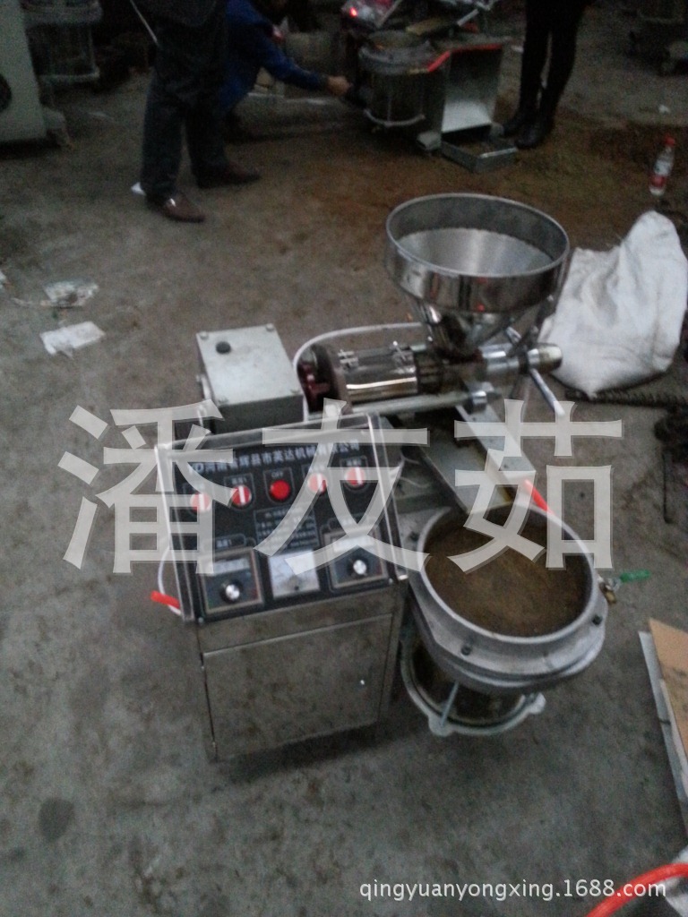 小型榨油機(jī)