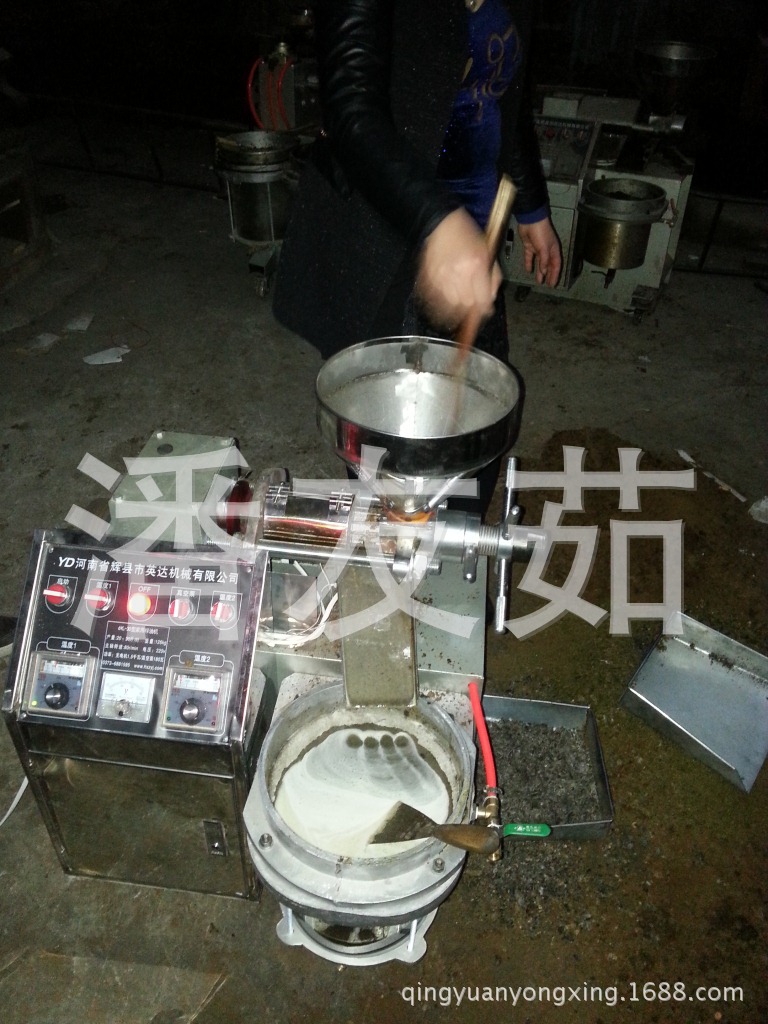 小型榨油機(jī)