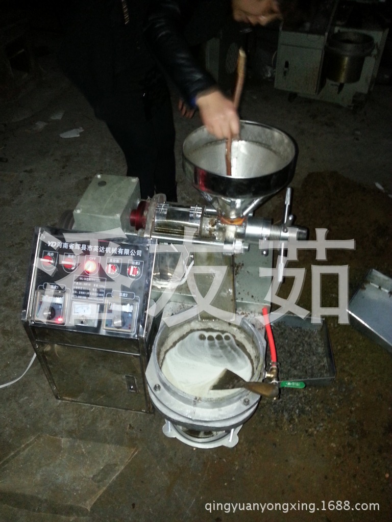 小型榨油機(jī)