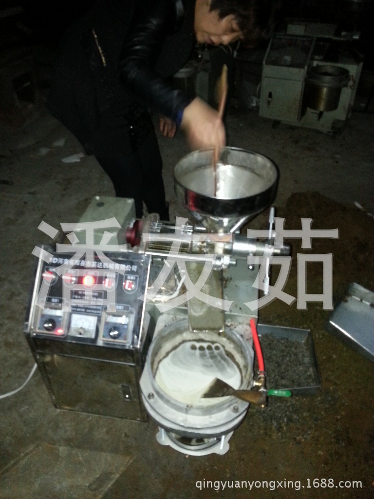 小型榨油機(jī)
