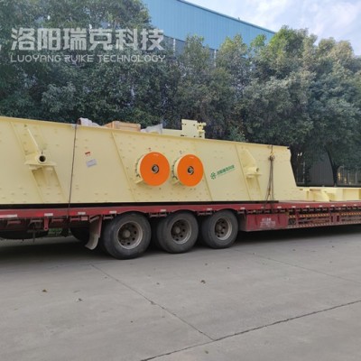 洛陽瑞克2YA3075振動(dòng)篩售出